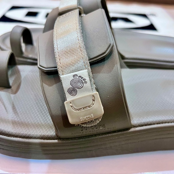 Suicoke Toe Strap UTA Urich Rubber Sandals - Khaki Olive Green - Picture 6 of 10